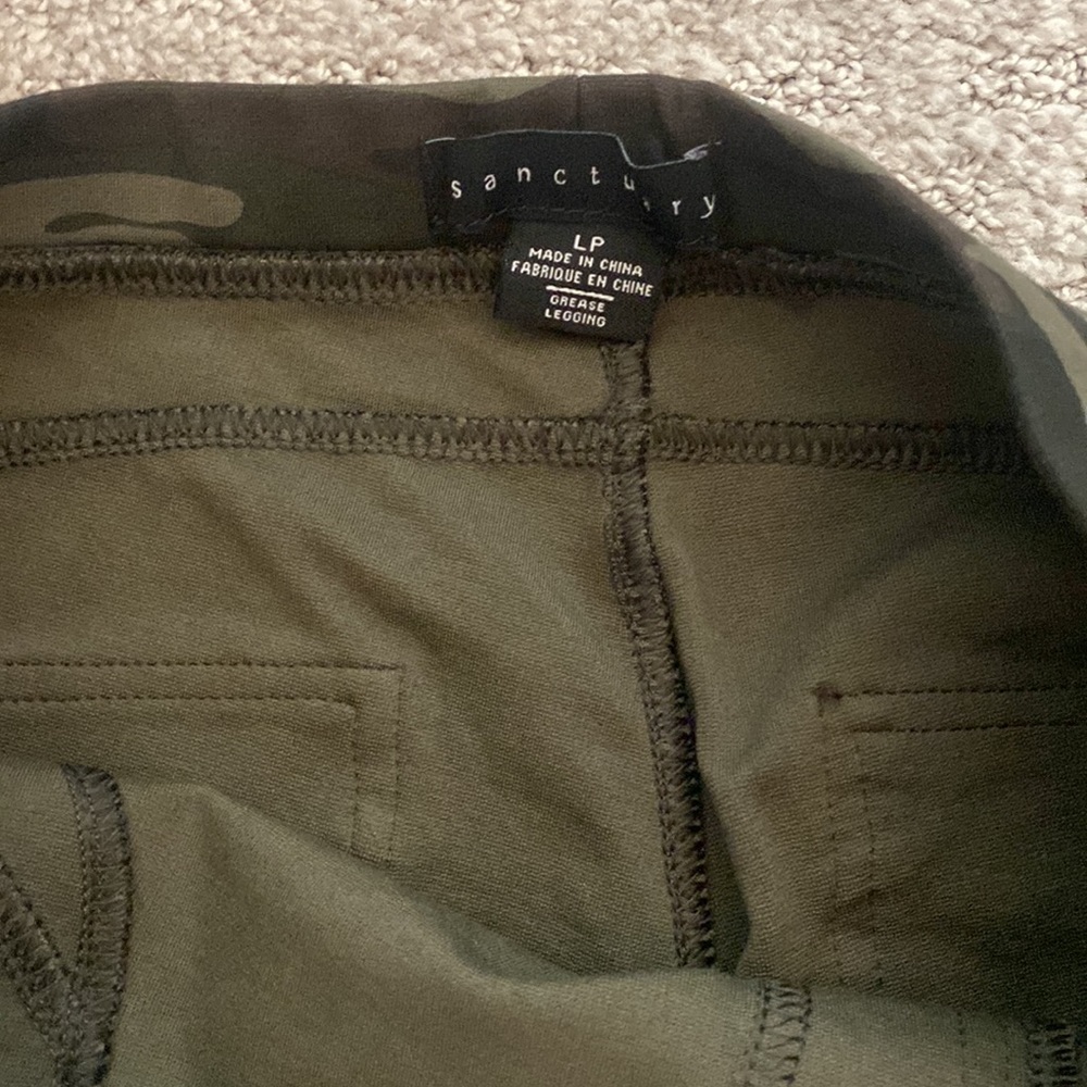 Sanctuary Runway Petite Camo Leggings Sz LP - Picture 2 of 4